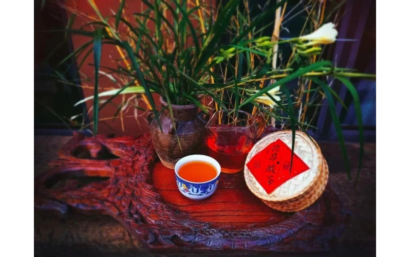 惊喜云南｜德昂酸茶：德宏山水酿就的独特风味 Surprise Yunnan - De'ang Sour Tea: The Unique Flavor Brewed in Dehong Mountain and Water